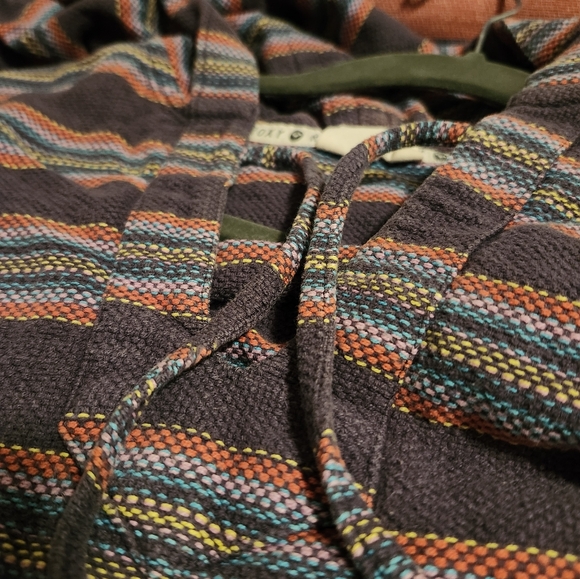 Roxy Pullover - Picture 9 of 10